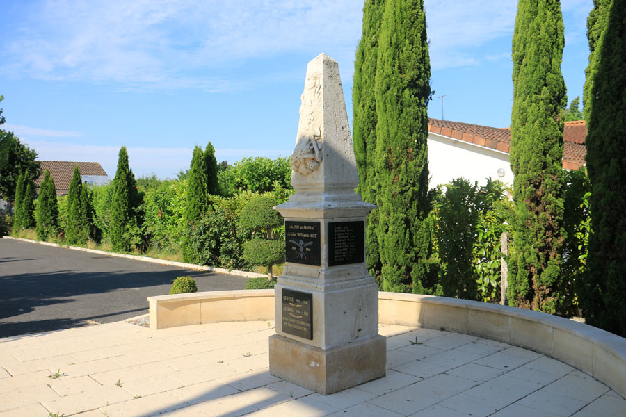 lalande-de-fronsac-monument-aux-morts-photo